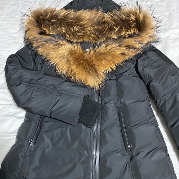 ❌SOLD❌ Mackage Adali - Picture 1 of 4